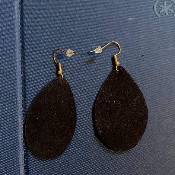 Earrings - Picture 3 of 3
